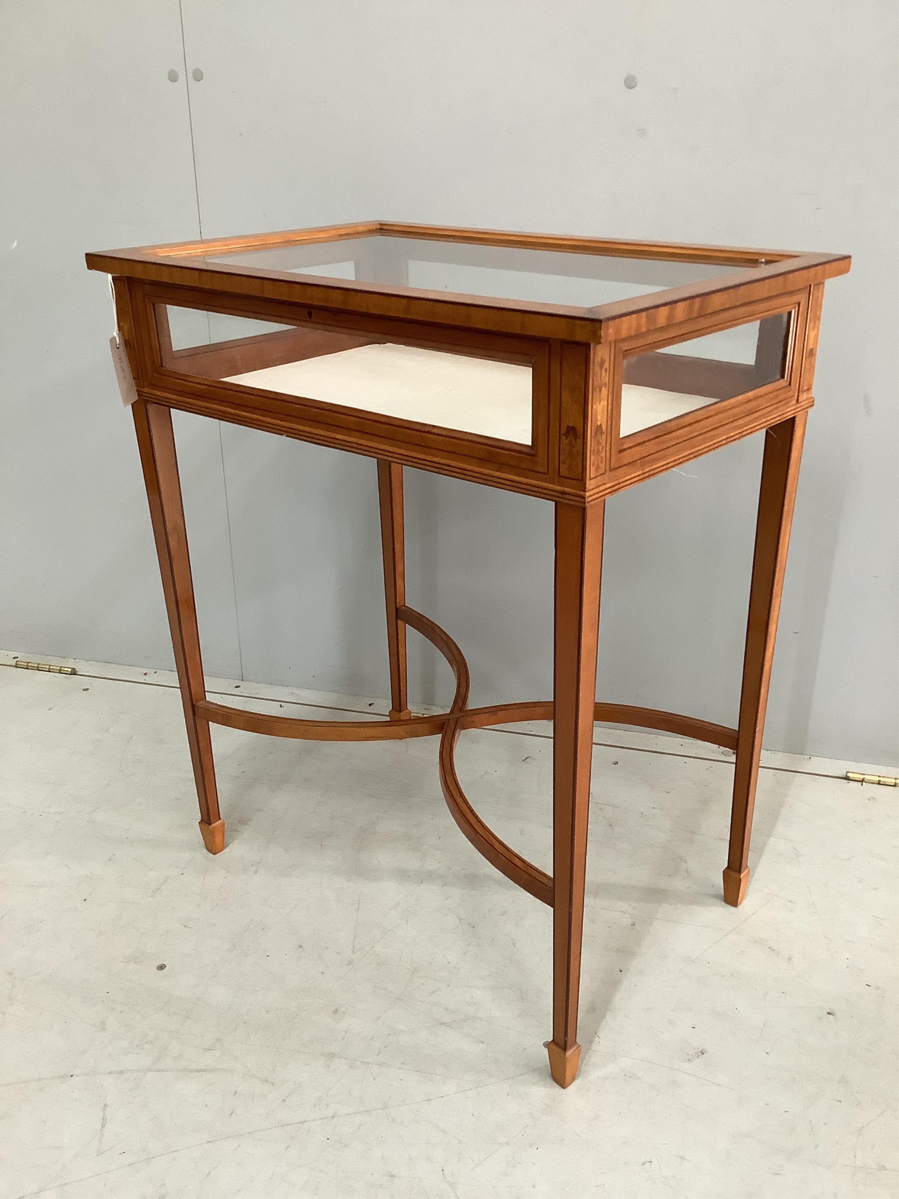 An Edwardian inlaid satinwood bijouterie table, width 61cm, depth 42cm, height 74cm